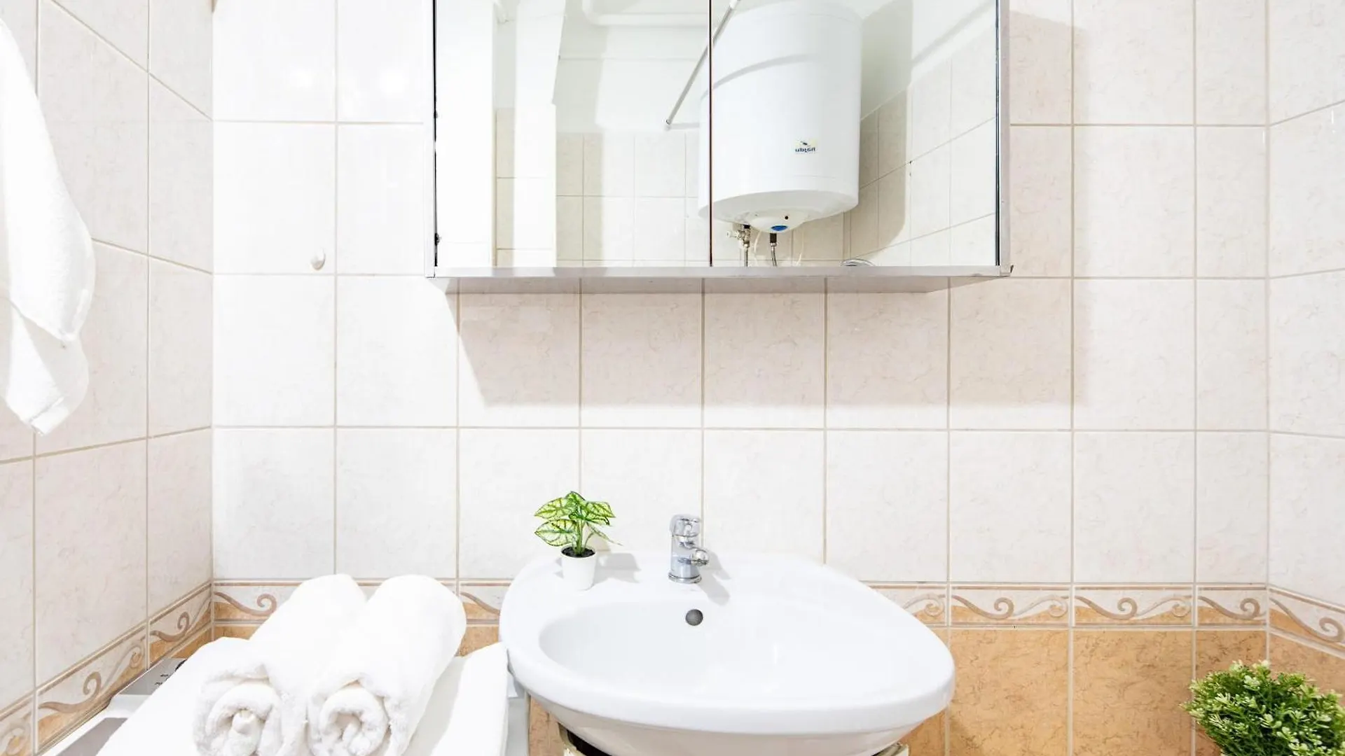 Central - Bright - Easy Budapest Apartment